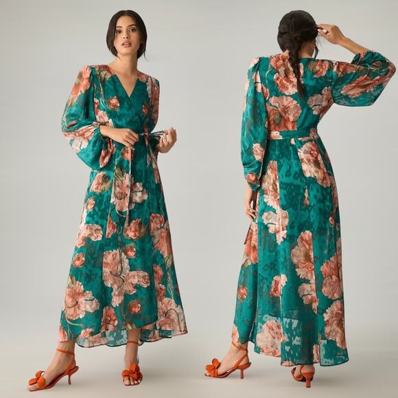 Hutch Dresses & Skirts - Hutch Lindie V-Neck Textured Wrap Dress NWT Size Small